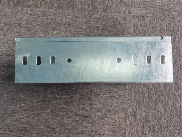 Hot-Dip Galvanized Cable Trunking (3)